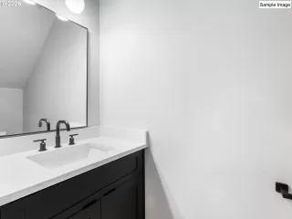 Photo #5: 449680671 Listing