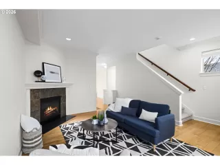 Photo #5: 450106037 Listing 