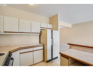 Photo #3: 450547309 Listing