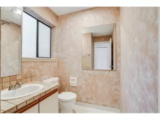 Photo #4: 450547309 Listing