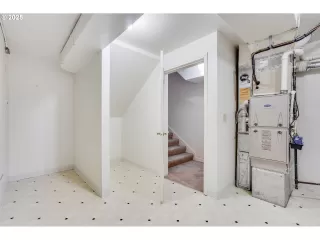 Photo #6: 450547309 Listing