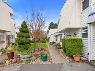 Photo #2: 451212968 Listing