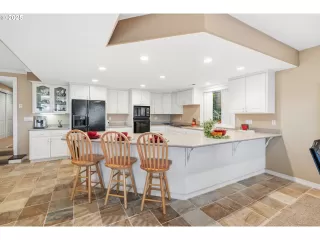 Photo #4: 451435932 Listing 