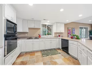 Photo #6: 451435932 Listing 