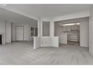 Photo #4: 451468358 Listing 