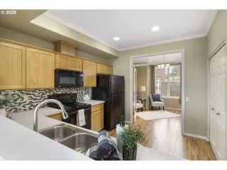 Photo #2: 451502578 Listing 