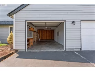 Photo #2: 451593854 Listing