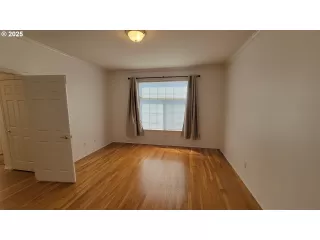 Photo #6: 451913291 Listing