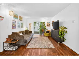 Photo #4: 452344793 Listing 