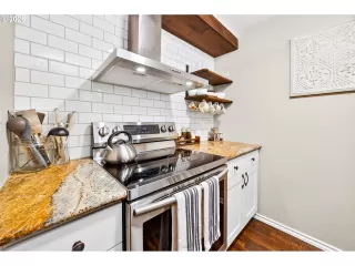 Photo #5: 452344793 Listing 