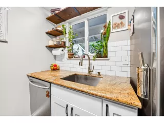 Photo #6: 452344793 Listing 