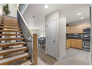 Photo #5: 452510350 Listing 