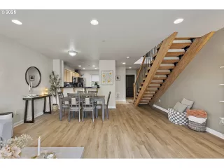 Photo #6: 452510350 Listing 