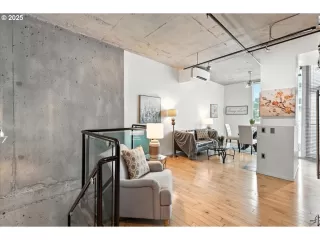 Photo #4: 452545729 Listing 