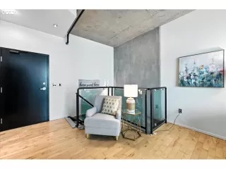 Photo #5: 452545729 Listing 