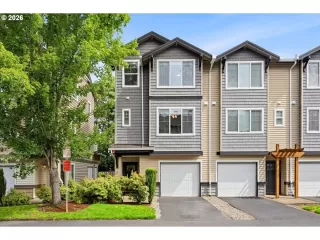 More Details about MLS # 452713663 : 10529 NE CEDAR FALLS LOOP