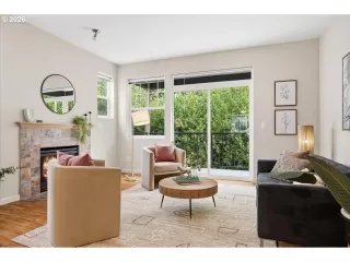 Photo #5: 452713663 Listing