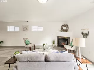 Photo #3: 453104452 Listing