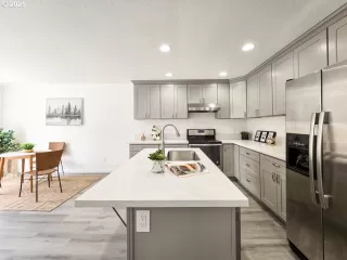 Photo #6: 453104452 Listing