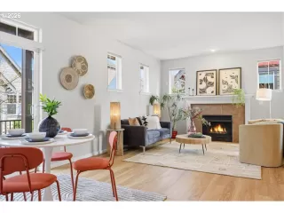 Photo #4: 453168476 Listing 