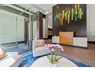 Photo #5: 453257839 Listing 