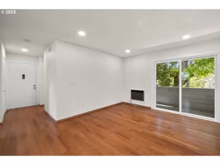 Photo #5: 453357107 Listing