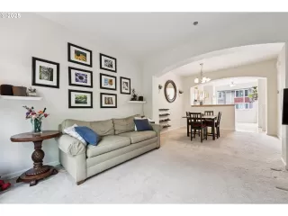 Photo #6: 453442764 Listing 