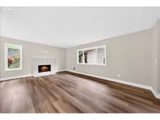 Photo #3: 453621884 Listing 