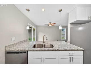 Photo #6: 453621884 Listing 