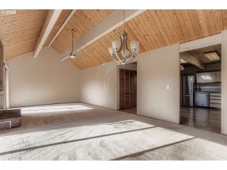 Photo #5: 453876200 Listing 