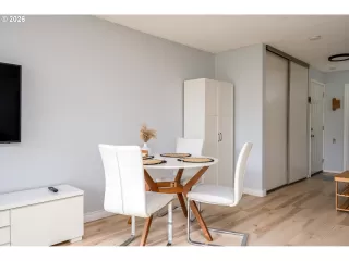 Photo #5: 454250814 Listing 