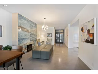 Photo #5: 455289814 Listing 