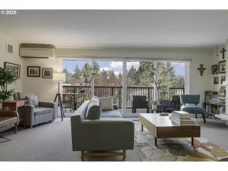 Photo #4: 455587906 Listing