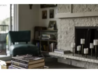 Photo #6: 455587906 Listing