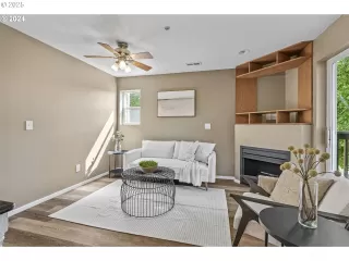 Photo #2: 455775502 Listing