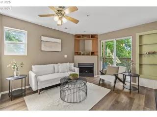 Photo #3: 455775502 Listing