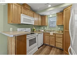 Photo #6: 455775502 Listing