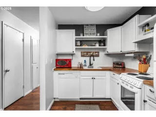 Photo #3: 455973059 Listing