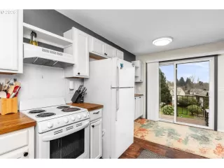 Photo #4: 455973059 Listing