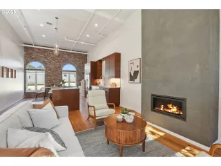 Photo #5: 455981713 Listing