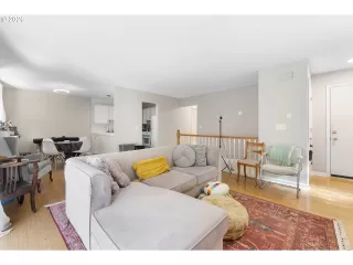 Photo #5: 456071462 Listing