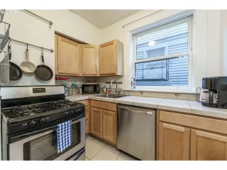 Photo #5: 456145075 Listing 