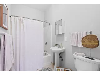 Photo #3: 456680482 Listing 