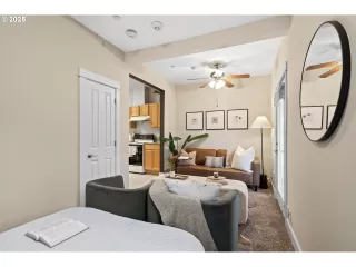 Photo #6: 456680482 Listing 