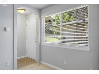 Photo #4: 456865680 Listing 