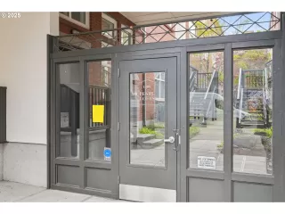 Photo #1: 456889569 Listing