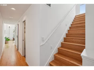 Photo #4: 456889569 Listing