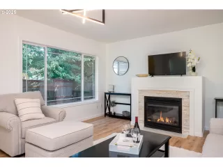 Photo #2: 457013104 Listing 
