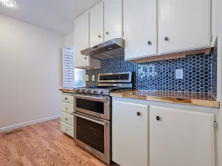 Photo #2: 457179657 Listing