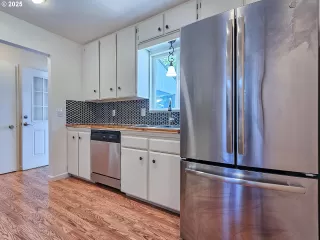 Photo #3: 457179657 Listing